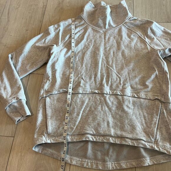 Lululemon Find your Unwind Pullover In Heathered Core Ultra Light Grey size 10 - Picture 2 of 9